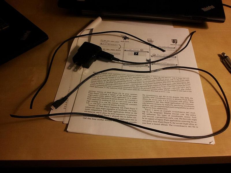 File:Chewing cords usb.jpg